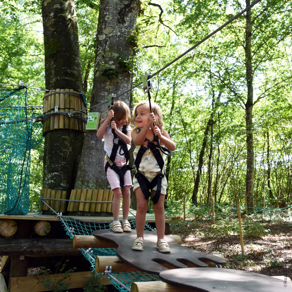 Idée d'activité enfant : jouer les aventuriers au Parc Evasion à Couchey