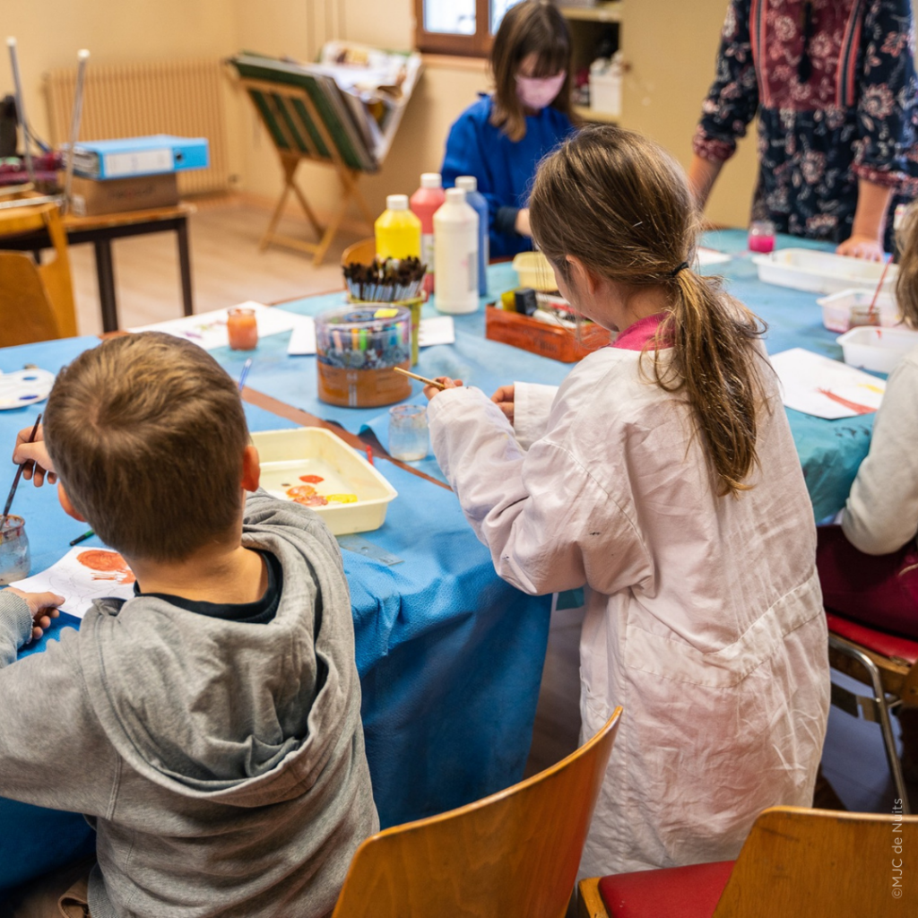 Idée d’activité pour les enfants : les stages de la MJC de Nuits tout au long de l'année.